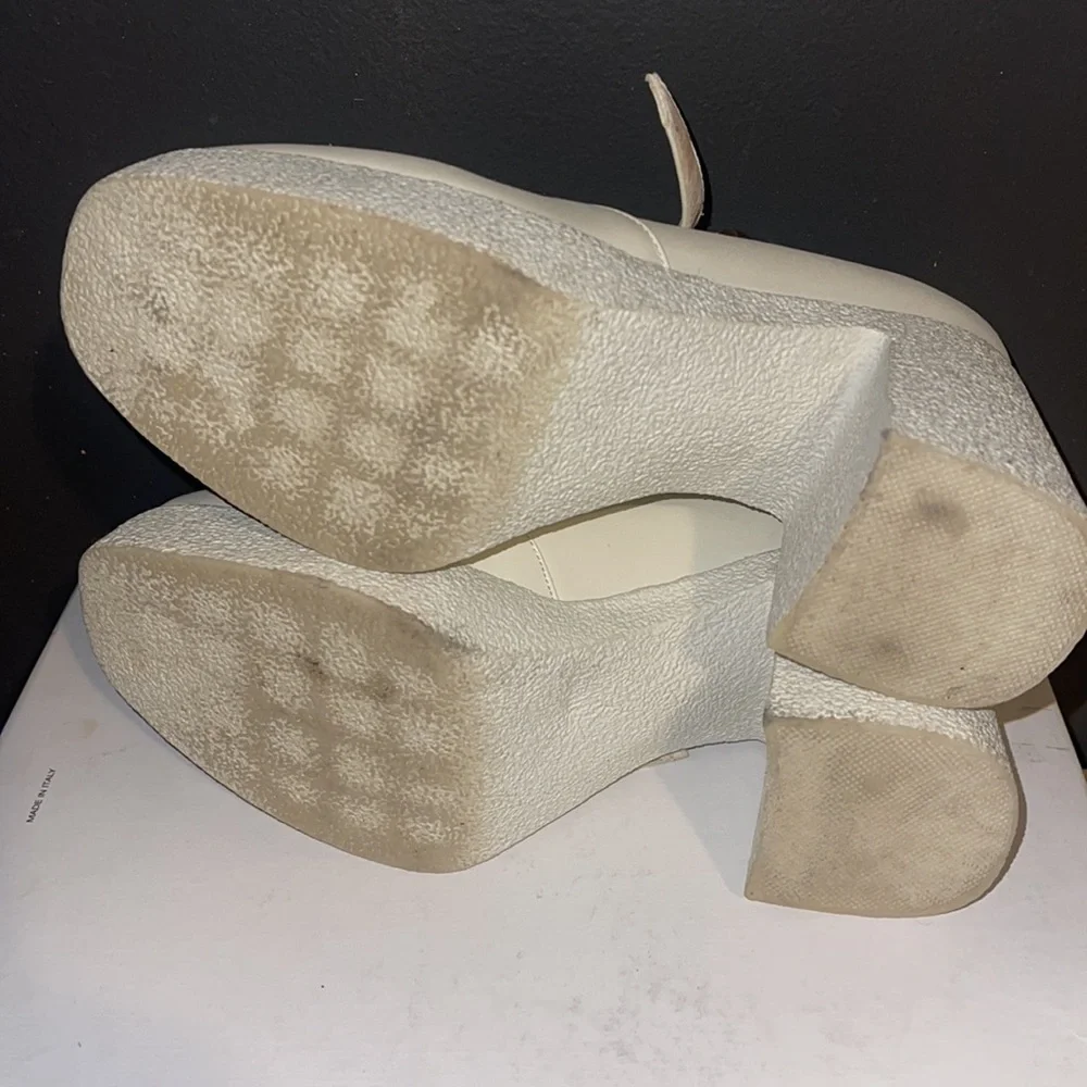 Shoes - Picture 4 of 6
